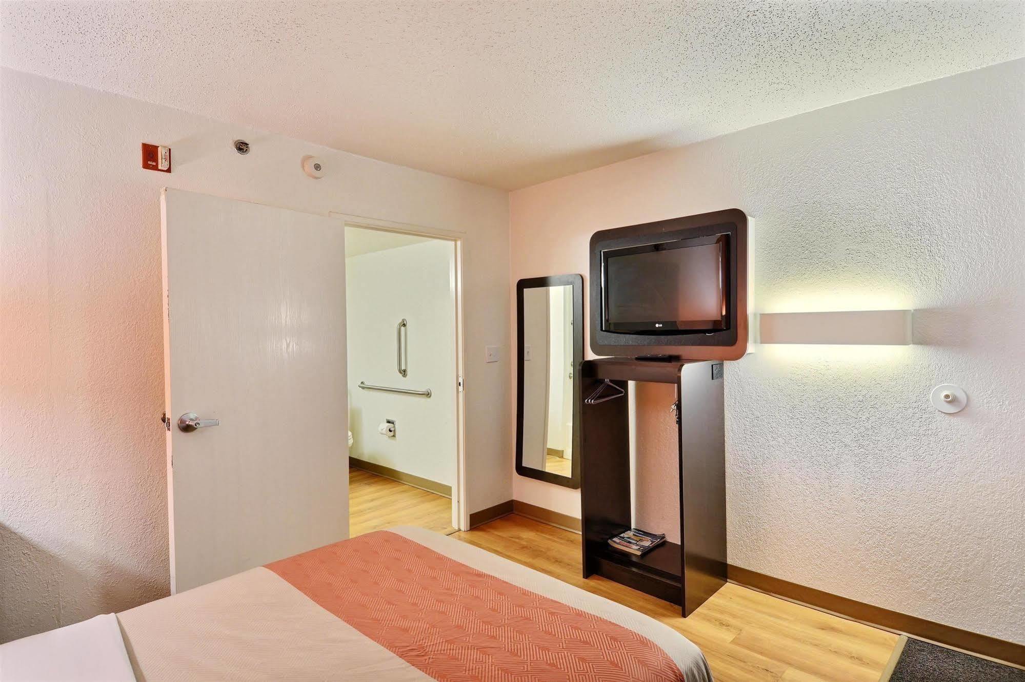 Motel 6-Tewksbury, Ma - Boston מראה חיצוני תמונה